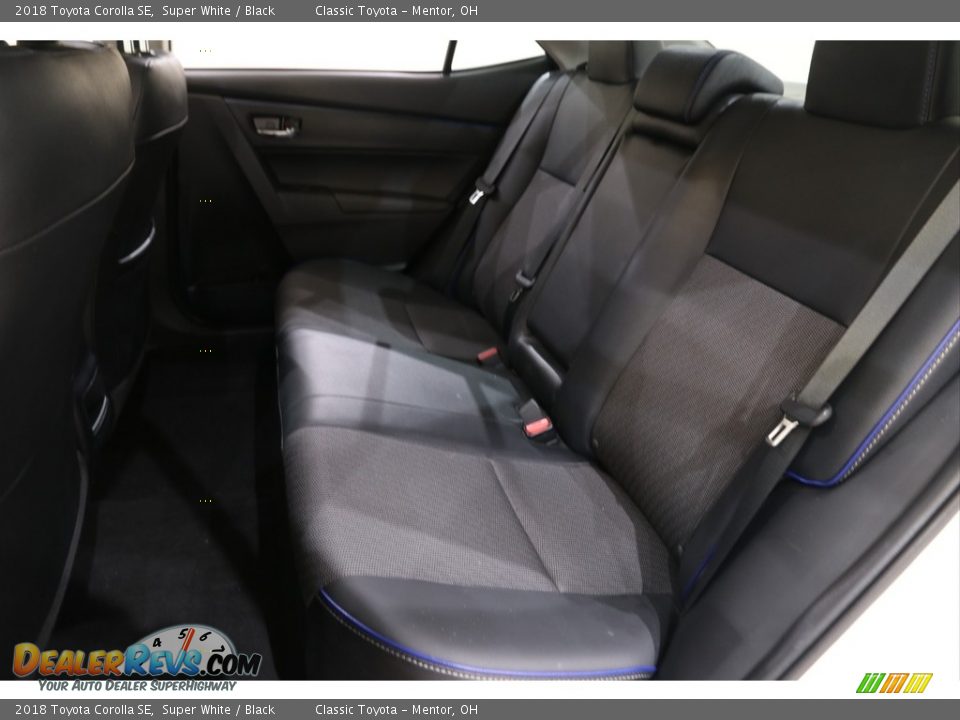 2018 Toyota Corolla SE Super White / Black Photo #17
