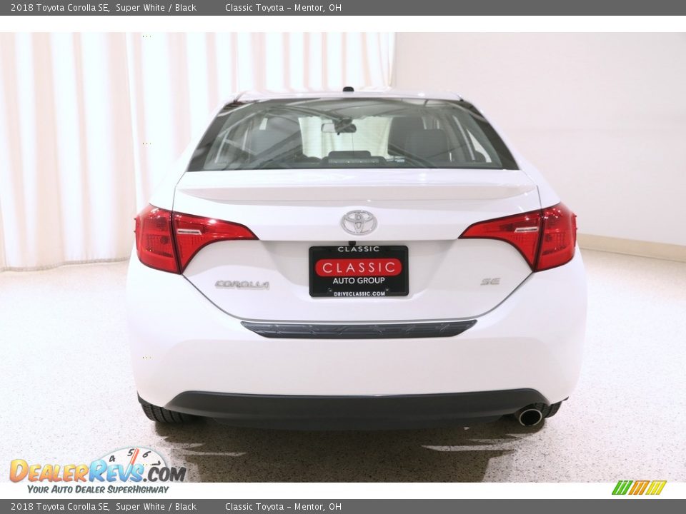 2018 Toyota Corolla SE Super White / Black Photo #18