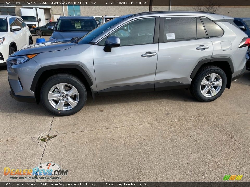 2021 Toyota RAV4 XLE AWD Silver Sky Metallic / Light Gray Photo #1