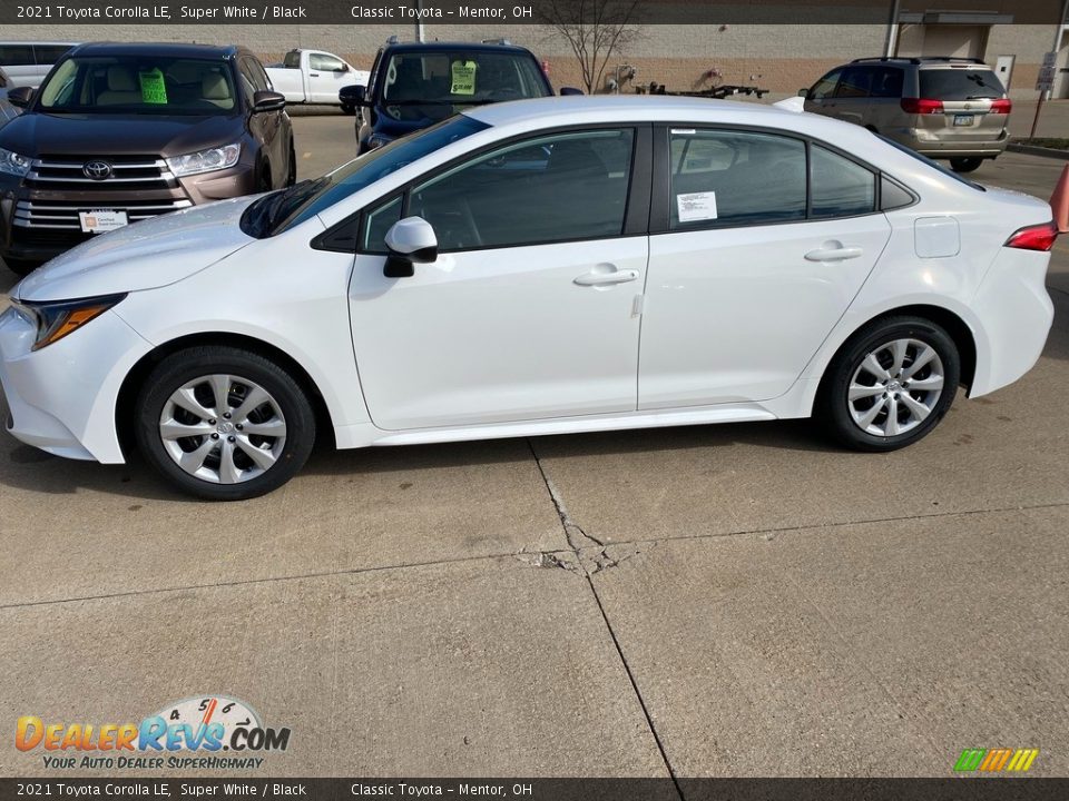 2021 Toyota Corolla LE Super White / Black Photo #1