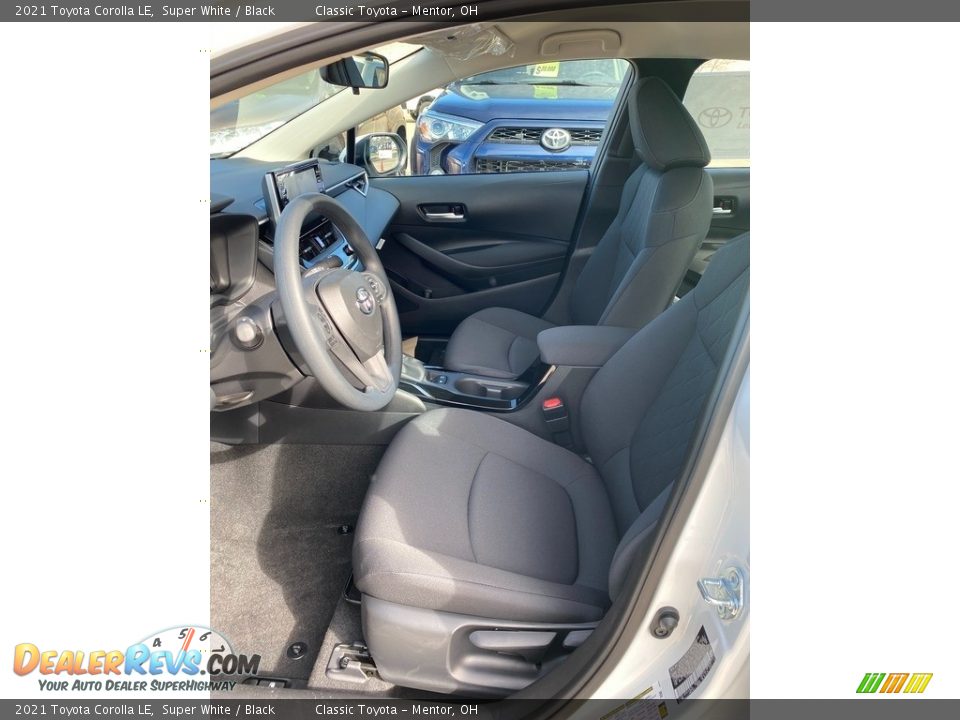 2021 Toyota Corolla LE Super White / Black Photo #2