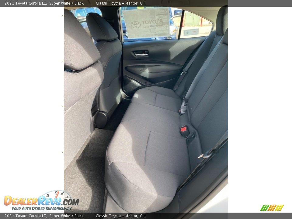 2021 Toyota Corolla LE Super White / Black Photo #3