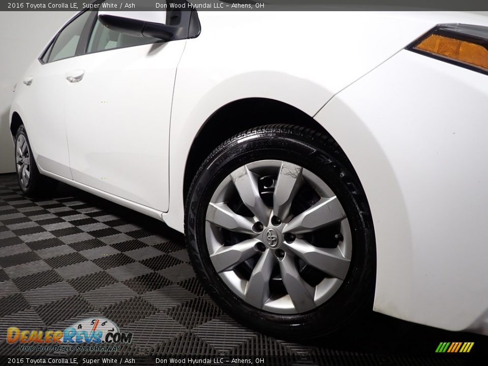 2016 Toyota Corolla LE Super White / Ash Photo #3