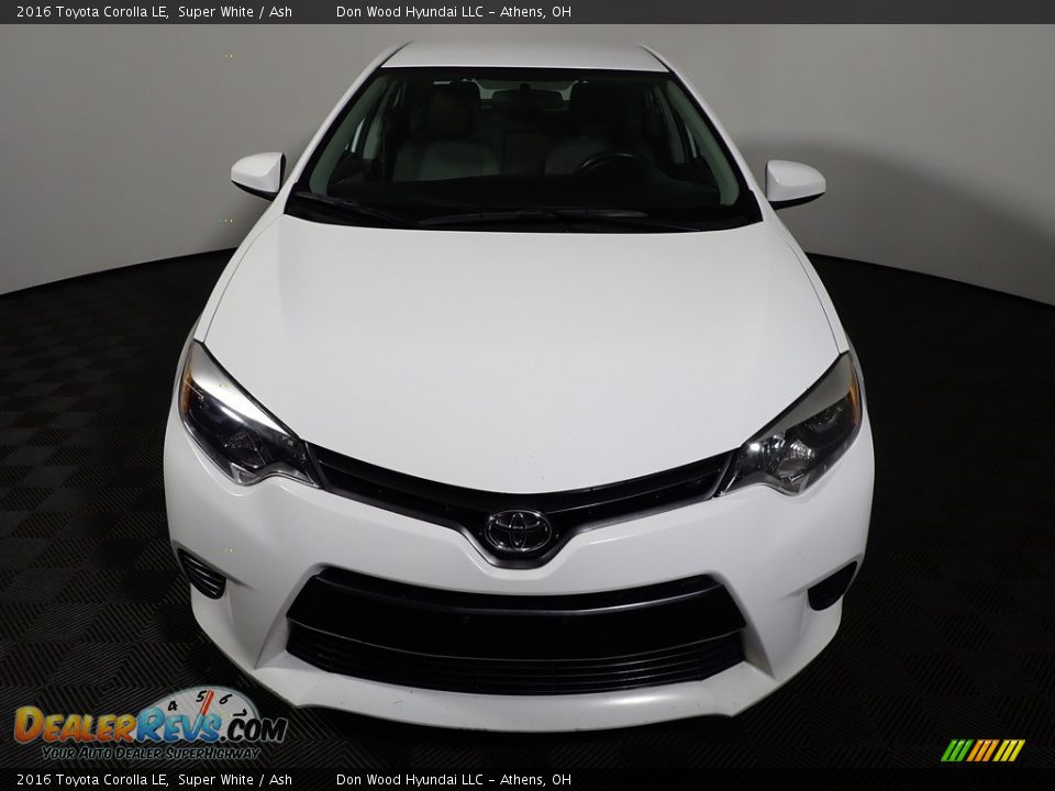 2016 Toyota Corolla LE Super White / Ash Photo #4