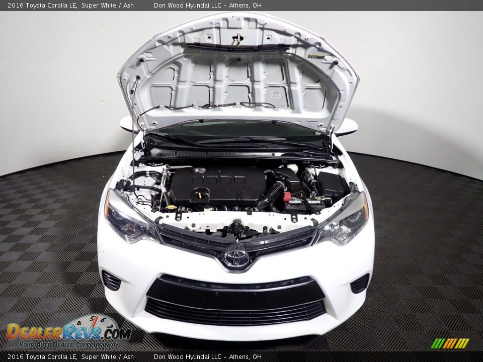 2016 Toyota Corolla LE Super White / Ash Photo #5