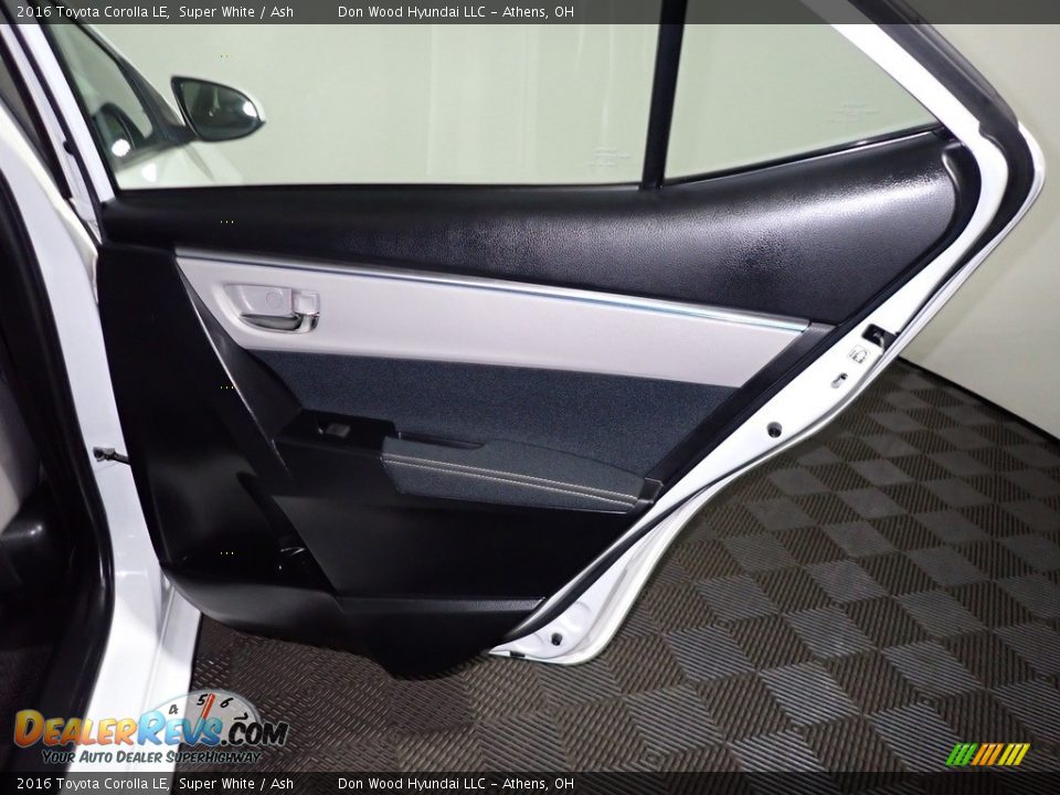 2016 Toyota Corolla LE Super White / Ash Photo #22