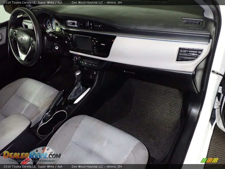 2016 Toyota Corolla LE Super White / Ash Photo #26