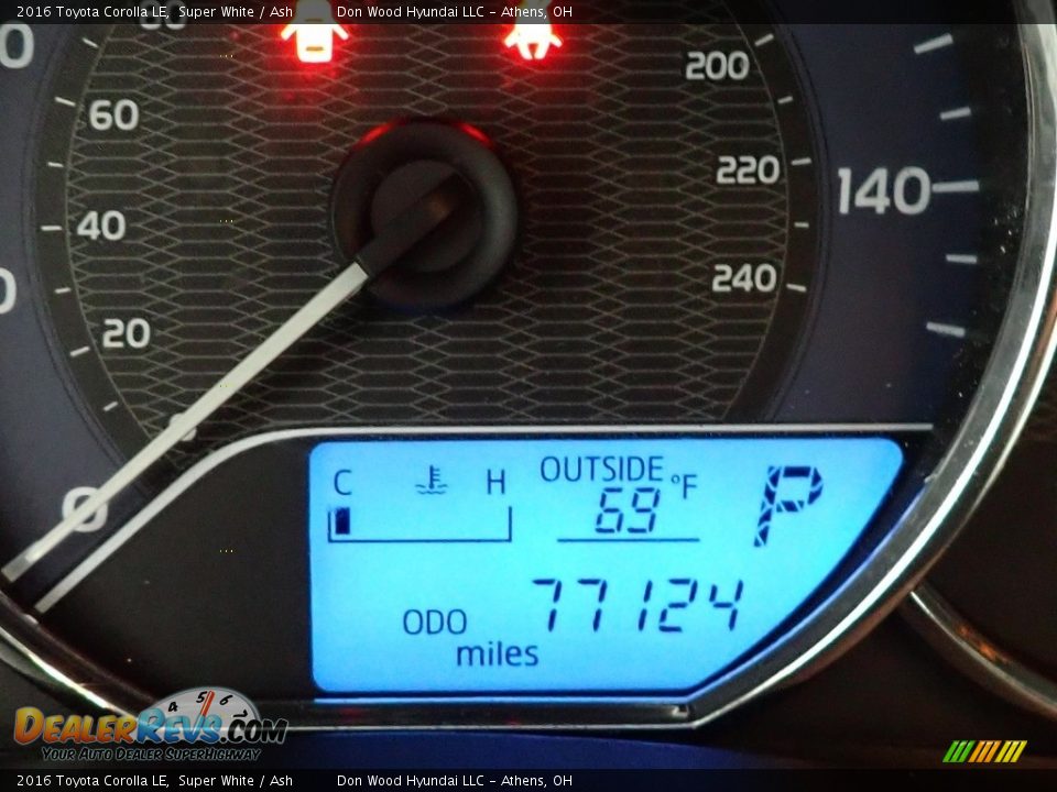 2016 Toyota Corolla LE Super White / Ash Photo #28