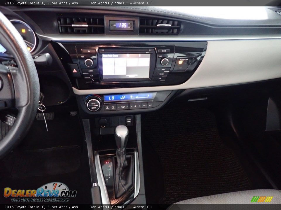 2016 Toyota Corolla LE Super White / Ash Photo #30