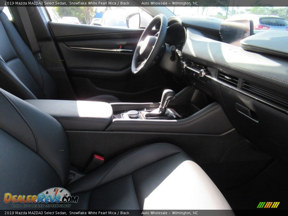 2019 Mazda MAZDA3 Select Sedan Snowflake White Pearl Mica / Black Photo #12