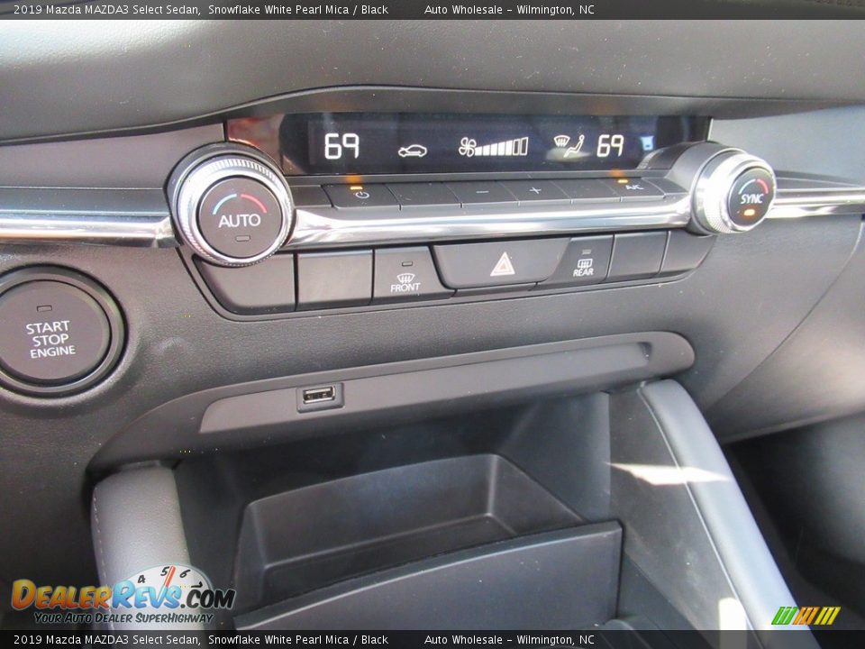 2019 Mazda MAZDA3 Select Sedan Snowflake White Pearl Mica / Black Photo #18