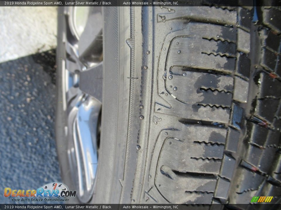2019 Honda Ridgeline Sport AWD Lunar Silver Metallic / Black Photo #8