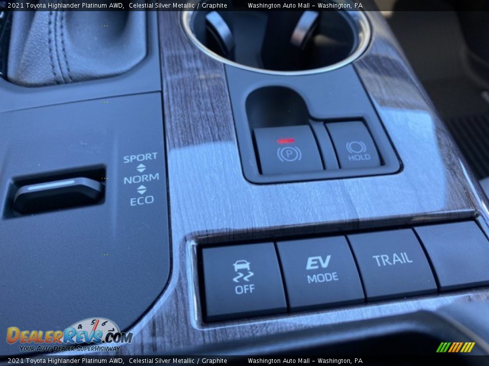2021 Toyota Highlander Platinum AWD Celestial Silver Metallic / Graphite Photo #19
