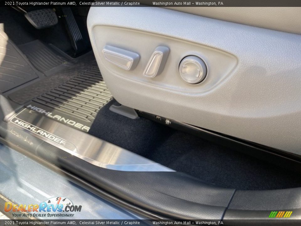 2021 Toyota Highlander Platinum AWD Celestial Silver Metallic / Graphite Photo #26