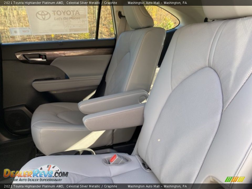 2021 Toyota Highlander Platinum AWD Celestial Silver Metallic / Graphite Photo #28