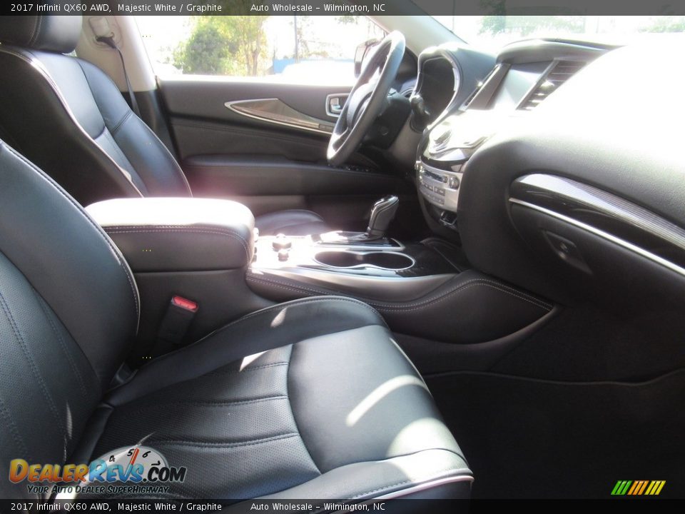 2017 Infiniti QX60 AWD Majestic White / Graphite Photo #12