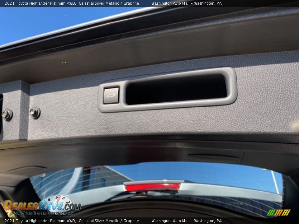 2021 Toyota Highlander Platinum AWD Celestial Silver Metallic / Graphite Photo #35