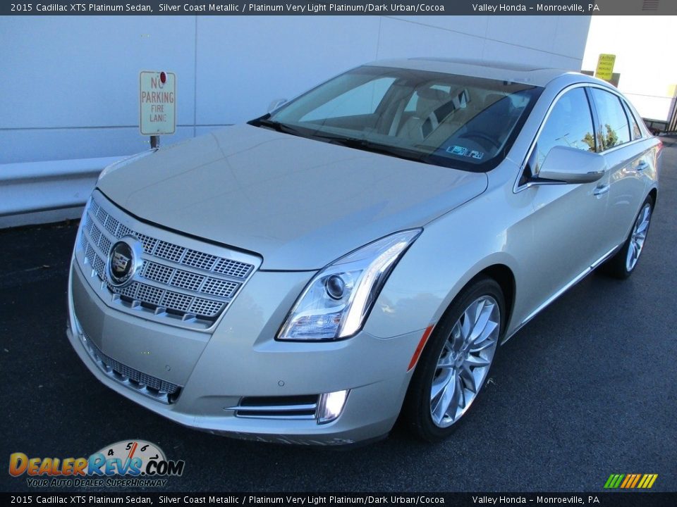 2015 Cadillac XTS Platinum Sedan Silver Coast Metallic / Platinum Very Light Platinum/Dark Urban/Cocoa Photo #9