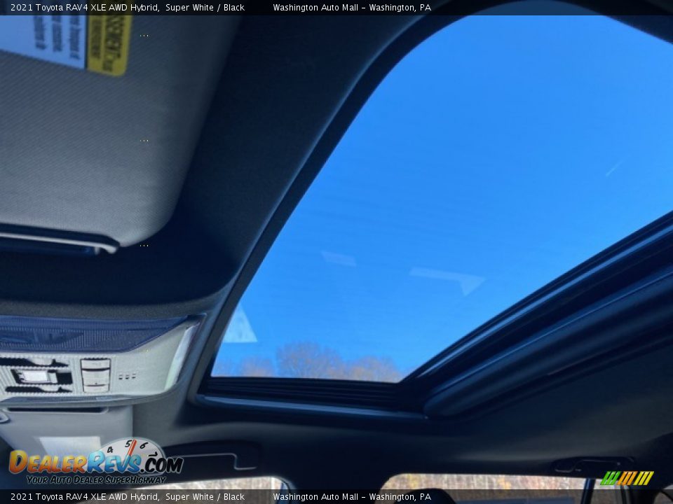 2021 Toyota RAV4 XLE AWD Hybrid Super White / Black Photo #11