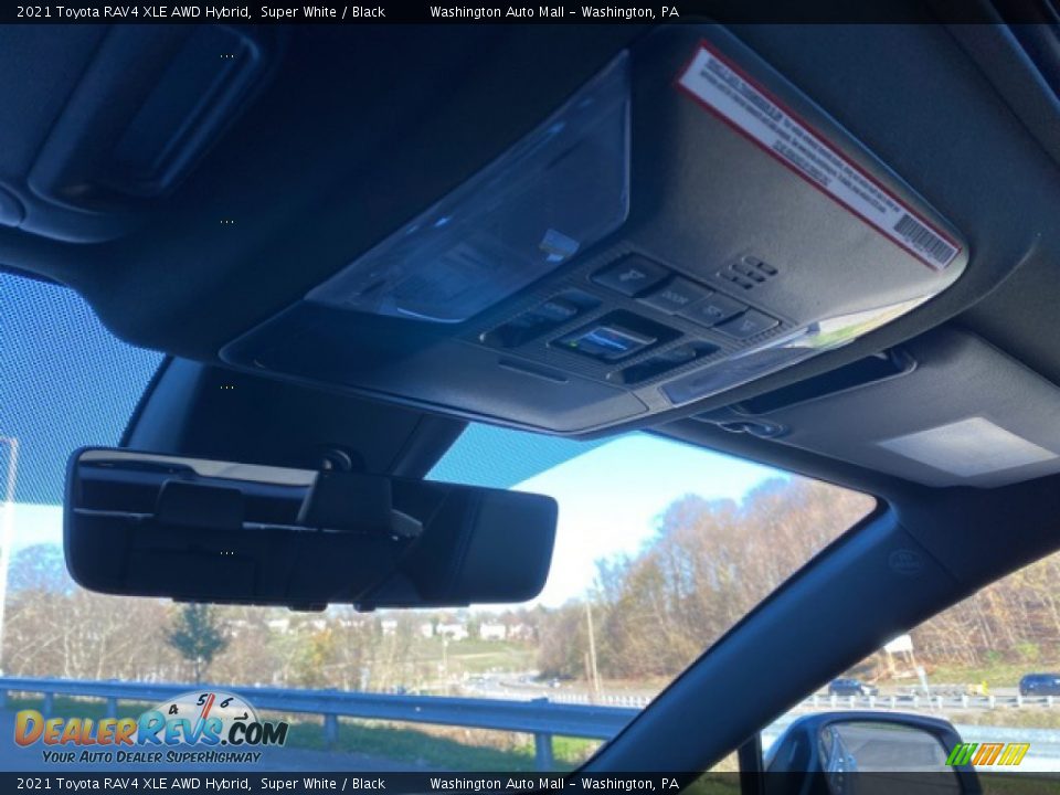 2021 Toyota RAV4 XLE AWD Hybrid Super White / Black Photo #17