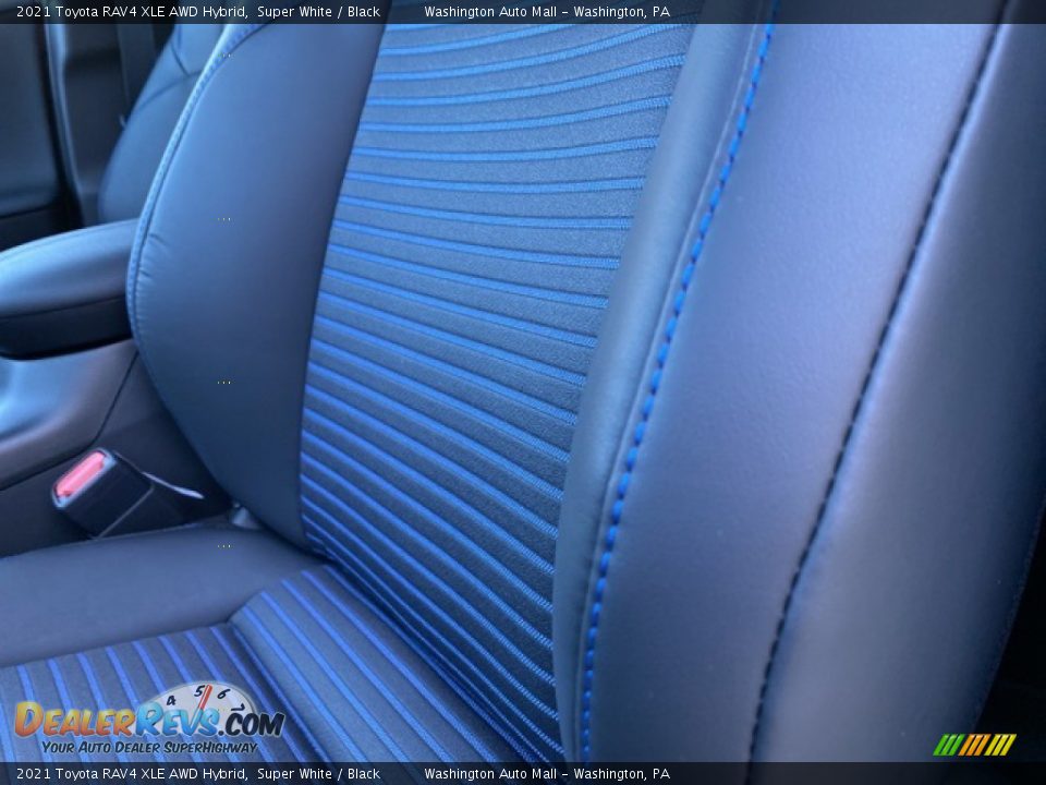 2021 Toyota RAV4 XLE AWD Hybrid Super White / Black Photo #23