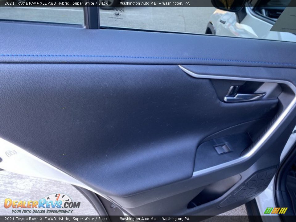 2021 Toyota RAV4 XLE AWD Hybrid Super White / Black Photo #28
