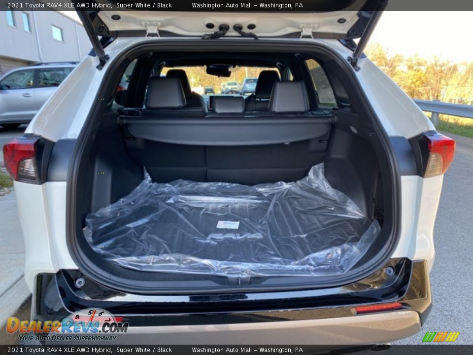 2021 Toyota RAV4 XLE AWD Hybrid Super White / Black Photo #29