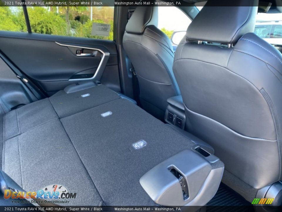 2021 Toyota RAV4 XLE AWD Hybrid Super White / Black Photo #30