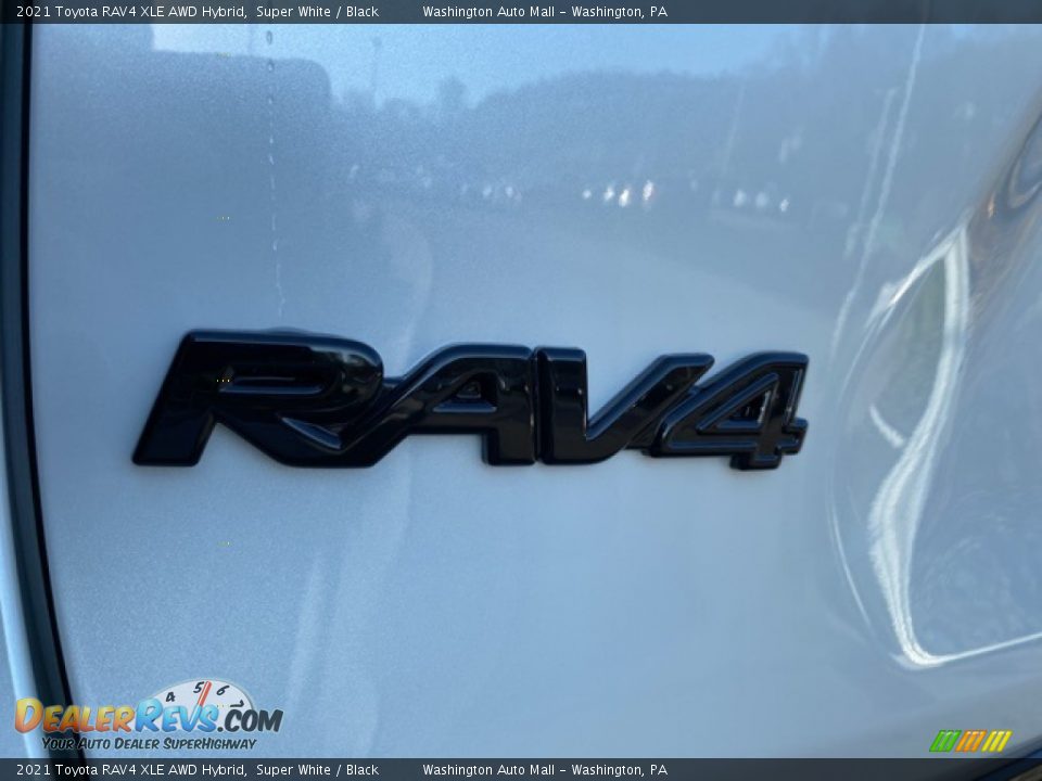 2021 Toyota RAV4 XLE AWD Hybrid Super White / Black Photo #35