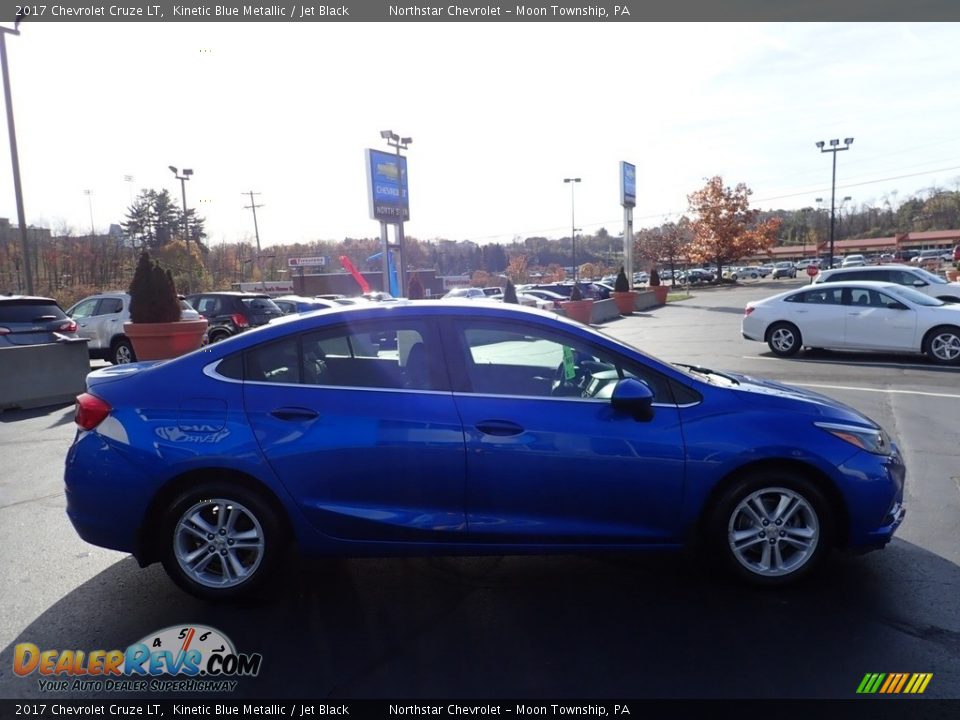 2017 Chevrolet Cruze LT Kinetic Blue Metallic / Jet Black Photo #10