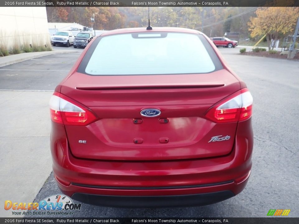 2016 Ford Fiesta SE Sedan Ruby Red Metallic / Charcoal Black Photo #3