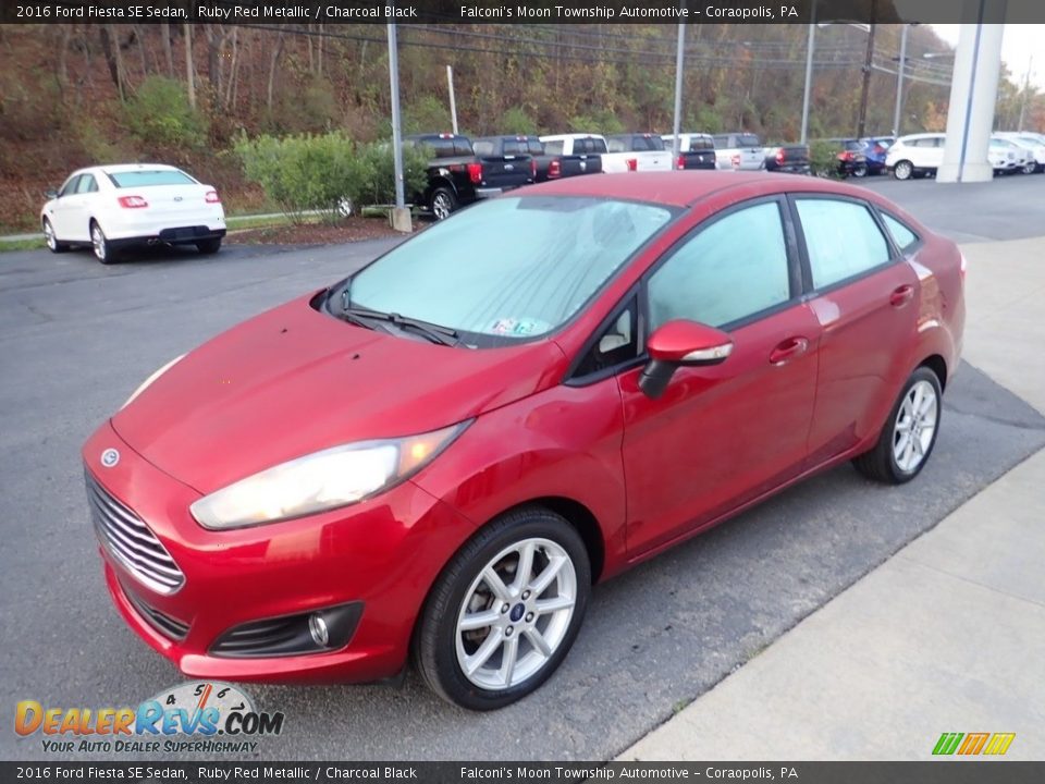 2016 Ford Fiesta SE Sedan Ruby Red Metallic / Charcoal Black Photo #7