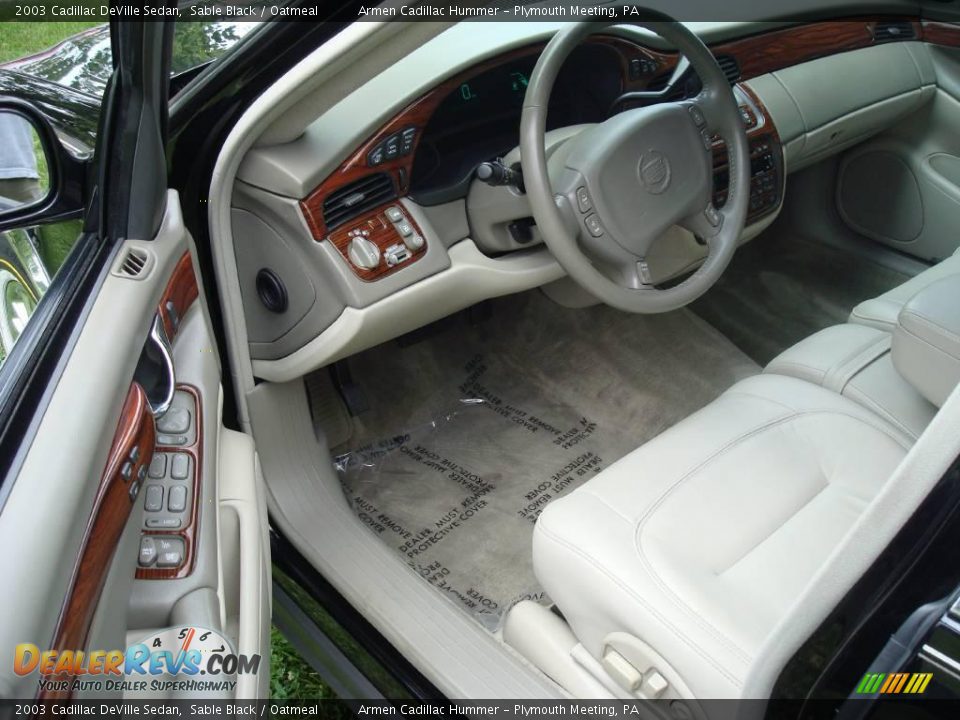 2003 Cadillac DeVille Sedan Sable Black / Oatmeal Photo #12