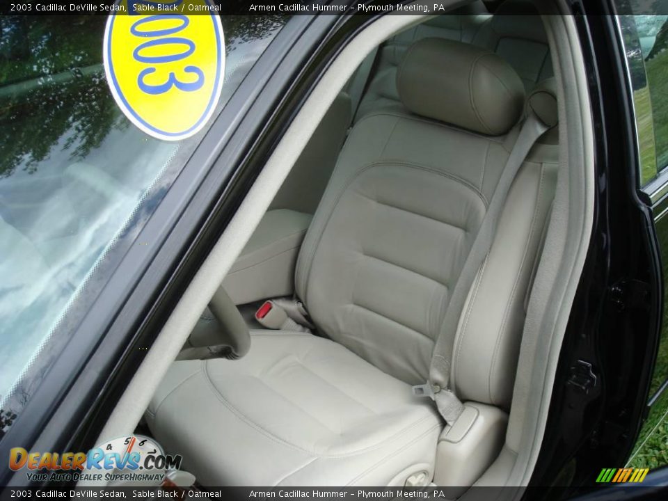 2003 Cadillac DeVille Sedan Sable Black / Oatmeal Photo #16
