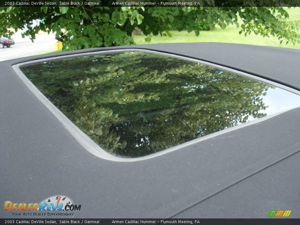2003 Cadillac DeVille Sedan Sable Black / Oatmeal Photo #17