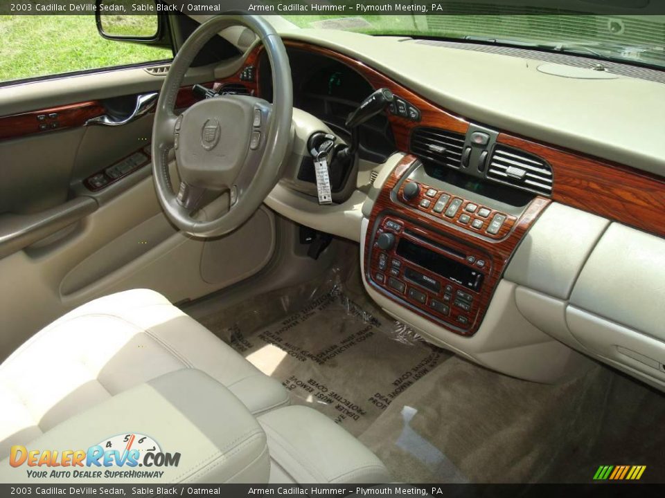 2003 Cadillac DeVille Sedan Sable Black / Oatmeal Photo #19