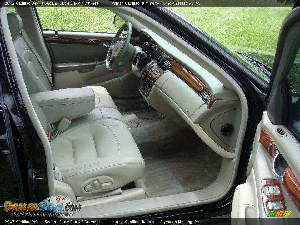 2003 Cadillac DeVille Sedan Sable Black / Oatmeal Photo #20