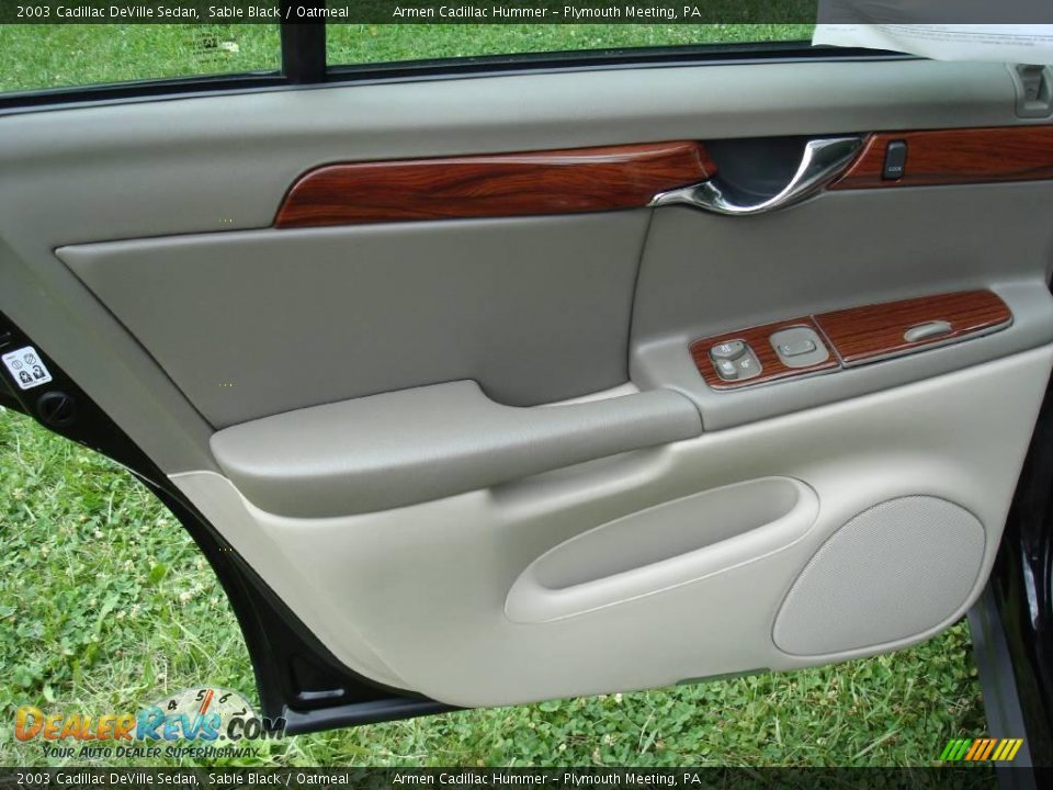 2003 Cadillac DeVille Sedan Sable Black / Oatmeal Photo #23