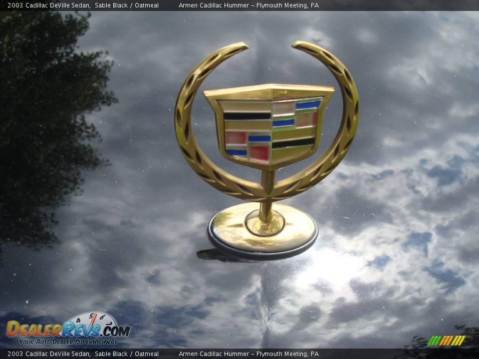 2003 Cadillac DeVille Sedan Sable Black / Oatmeal Photo #28