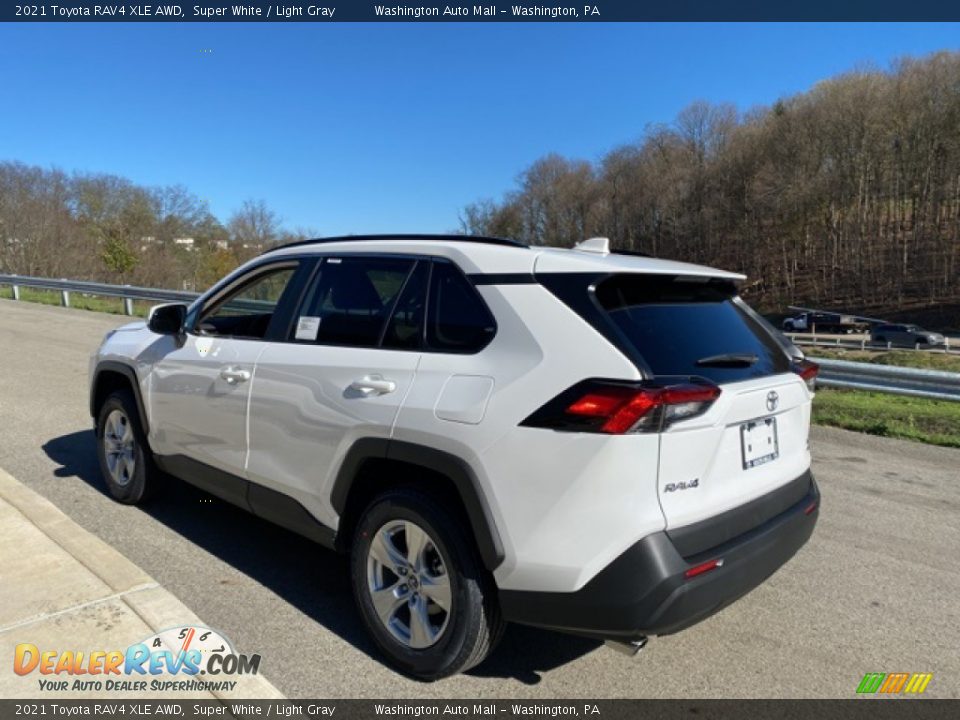 2021 Toyota RAV4 XLE AWD Super White / Light Gray Photo #2