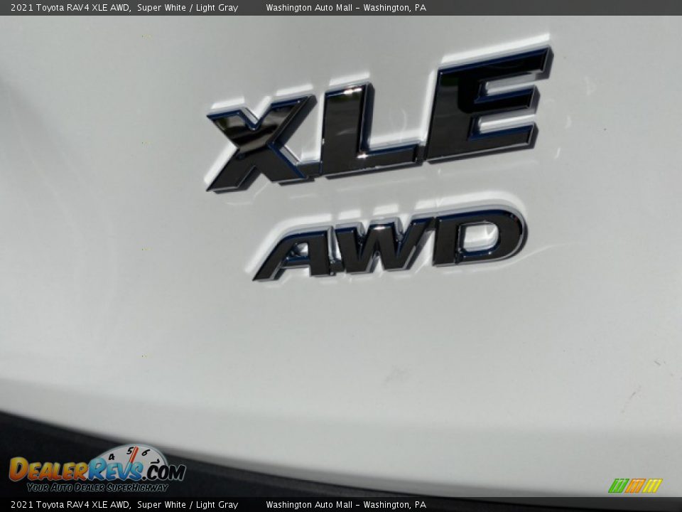 2021 Toyota RAV4 XLE AWD Super White / Light Gray Photo #28