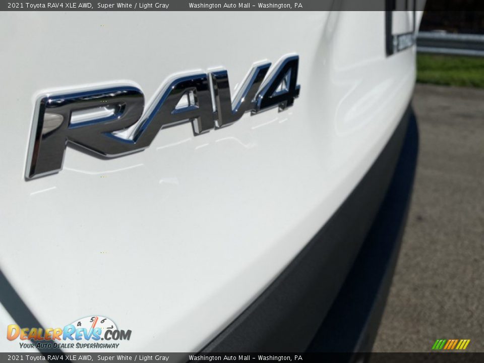 2021 Toyota RAV4 XLE AWD Super White / Light Gray Photo #29