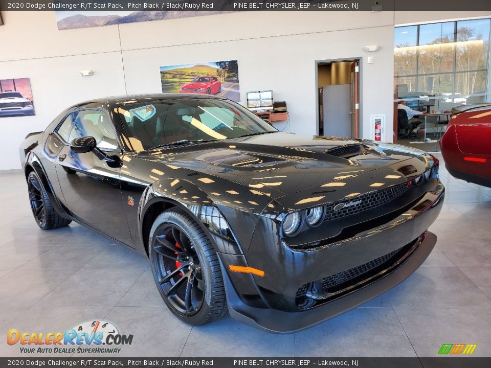 Front 3/4 View of 2020 Dodge Challenger R/T Scat Pack Photo #1