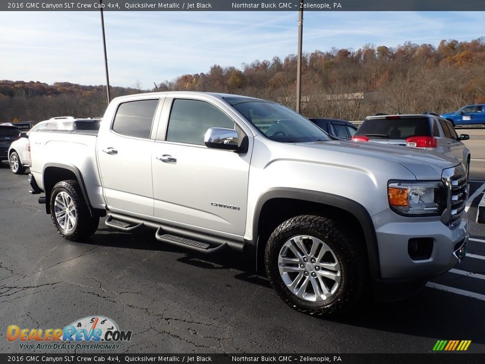 Front 3/4 View of 2016 GMC Canyon SLT Crew Cab 4x4 Photo #4