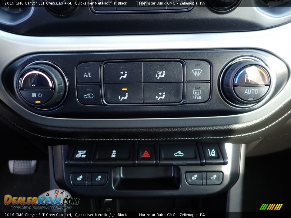 Controls of 2016 GMC Canyon SLT Crew Cab 4x4 Photo #26