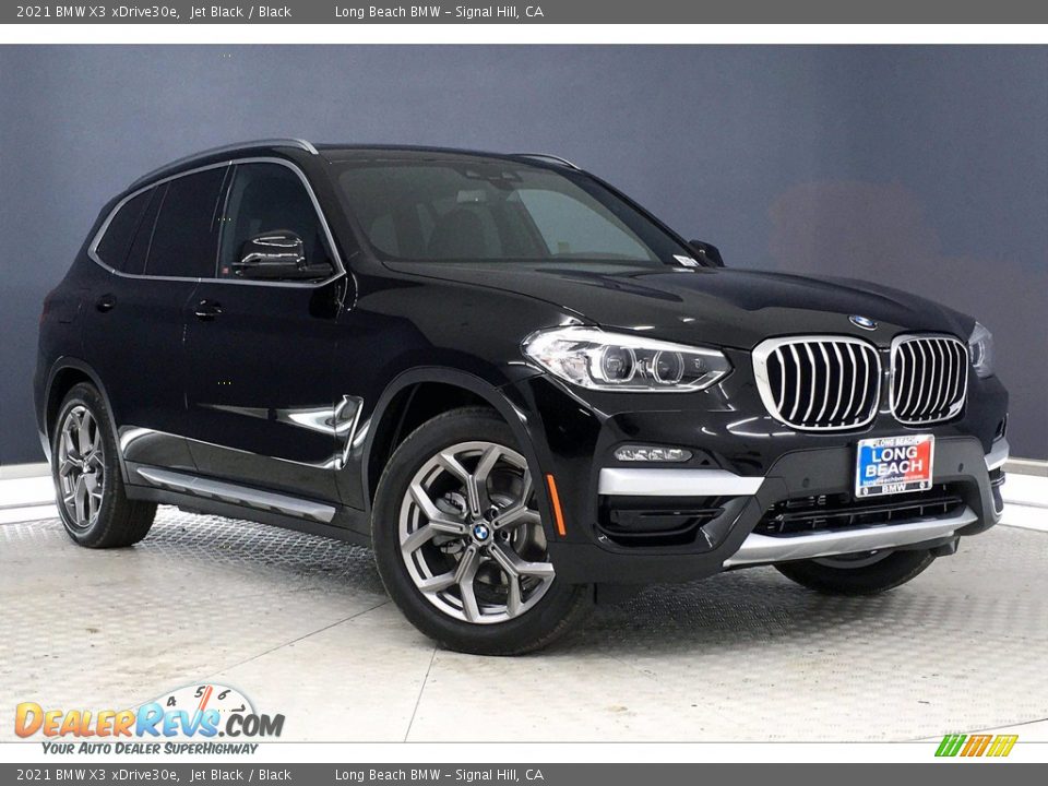 Front 3/4 View of 2021 BMW X3 xDrive30e Photo #19