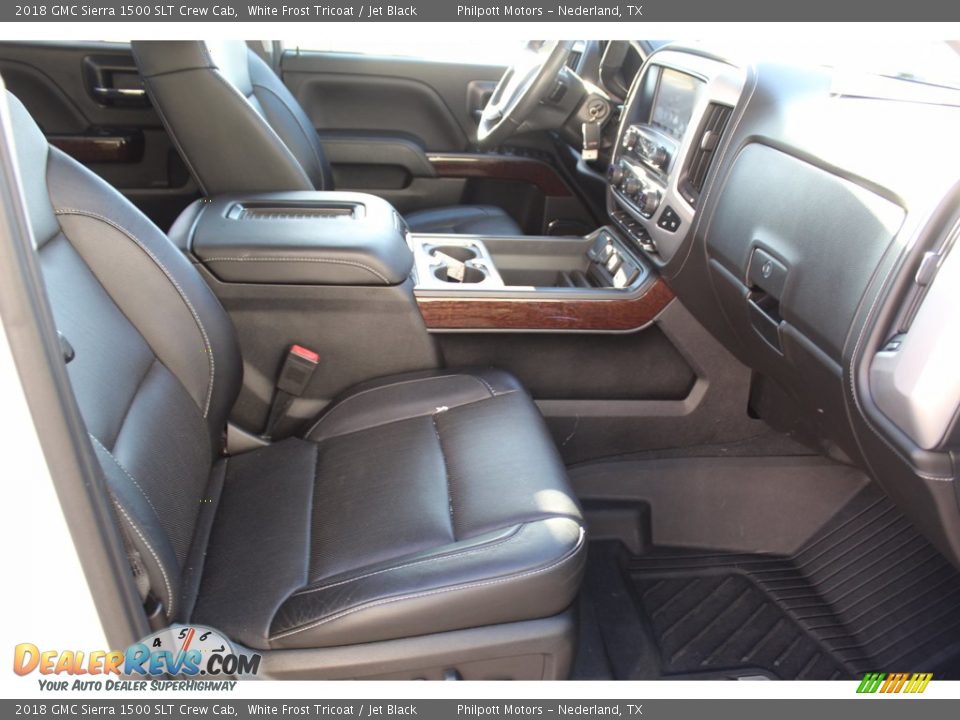 Front Seat of 2018 GMC Sierra 1500 SLT Crew Cab Photo #25