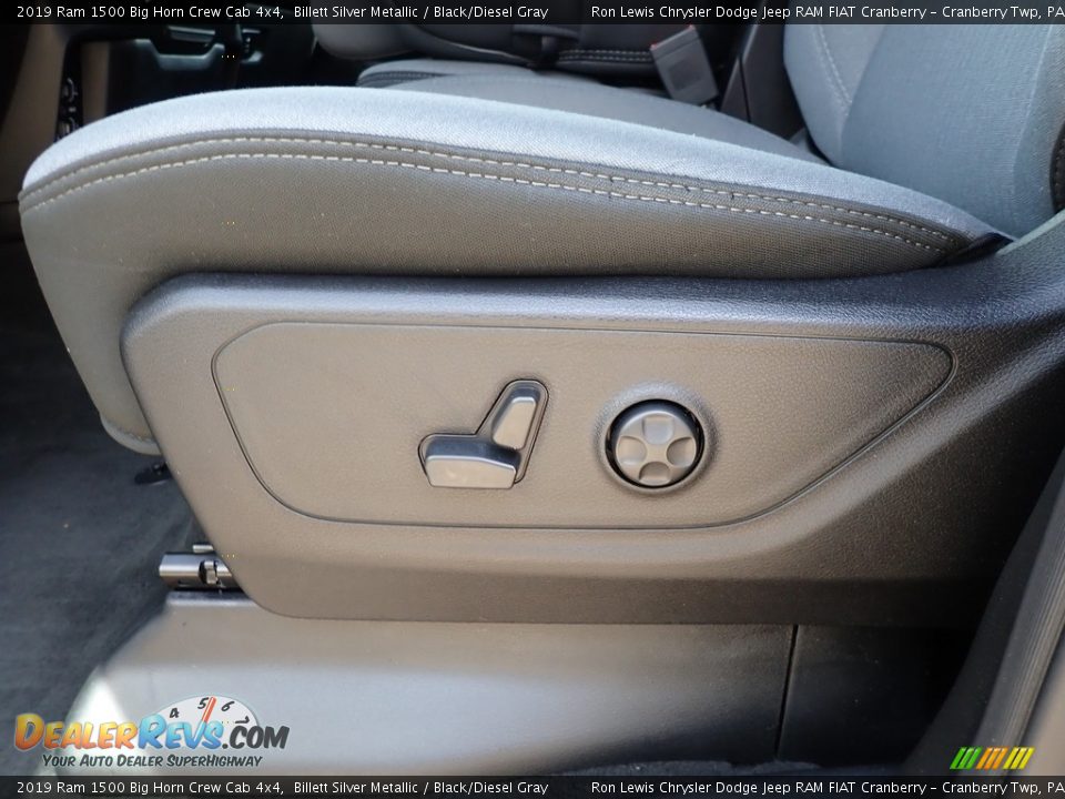 2019 Ram 1500 Big Horn Crew Cab 4x4 Billett Silver Metallic / Black/Diesel Gray Photo #16