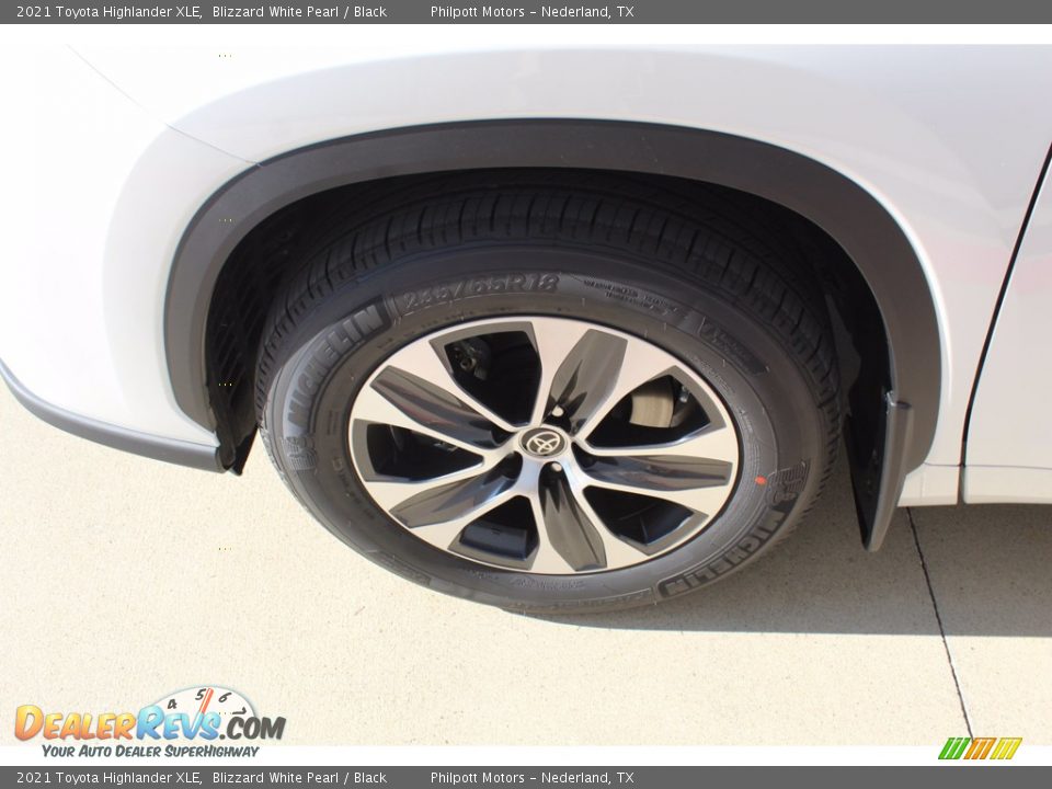 2021 Toyota Highlander XLE Blizzard White Pearl / Black Photo #5