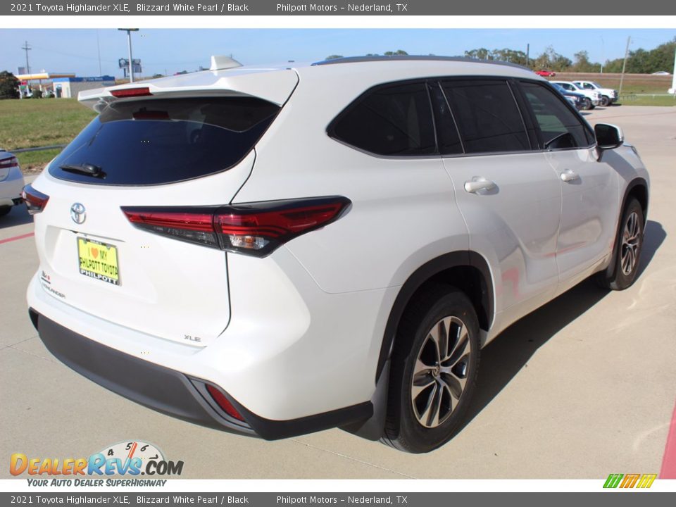 2021 Toyota Highlander XLE Blizzard White Pearl / Black Photo #8